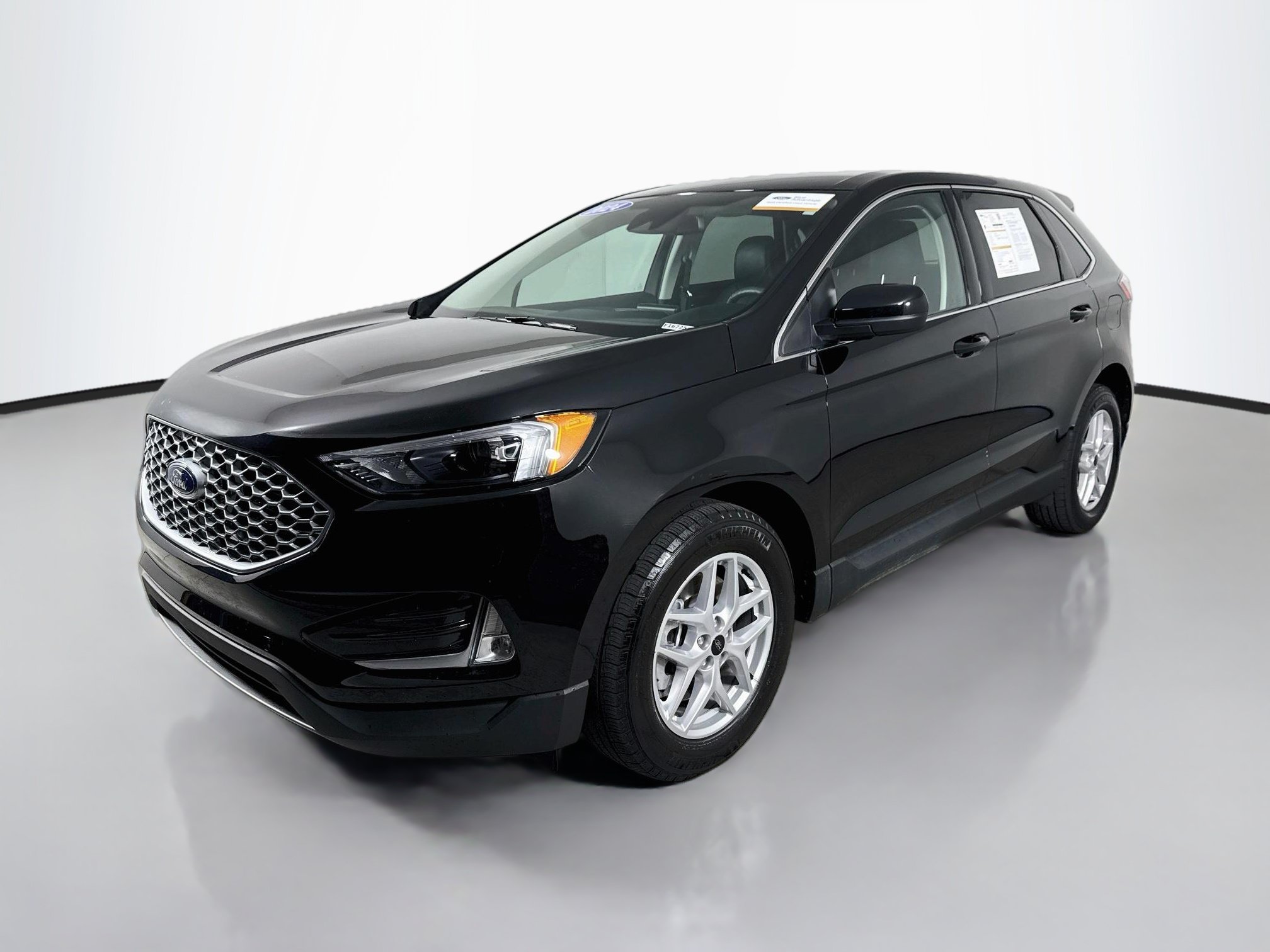 Certified 2024 Ford Edge SEL w/ Convenience Package AWD/4WD image 3