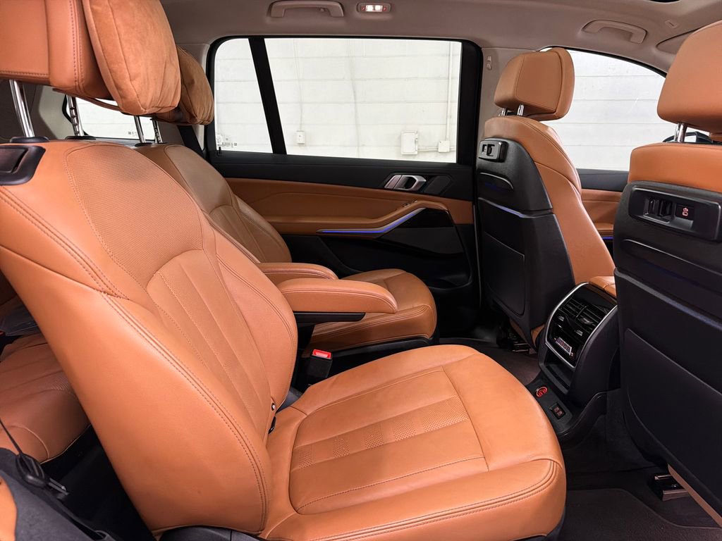 Used 2021 BMW X7 xDrive40i w/ Executive Package AWD/4WD image 31