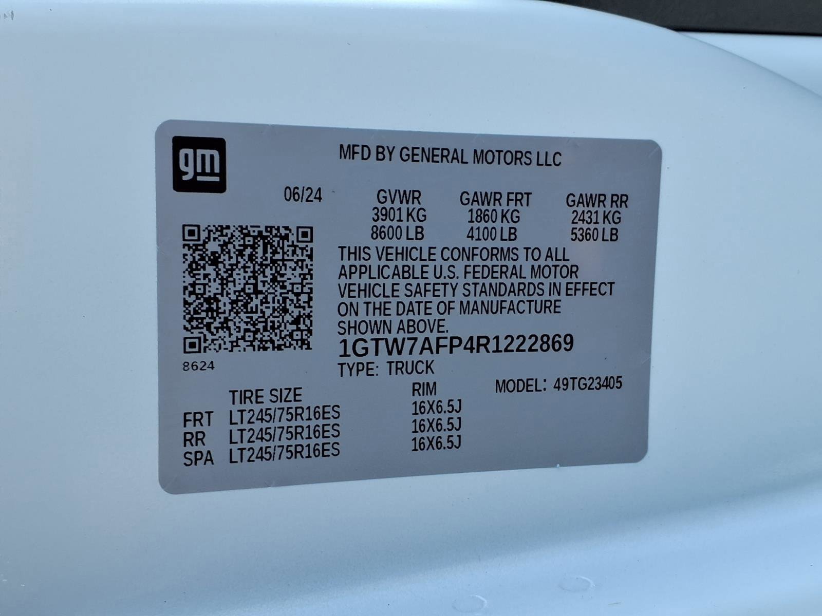 Used 2024 GMC Savana 2500 w/ Driver Convenience Package image 22