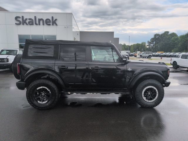 Certified 2022 Ford Bronco Outer Banks w/ Sasquatch Package AWD/4WD image 8