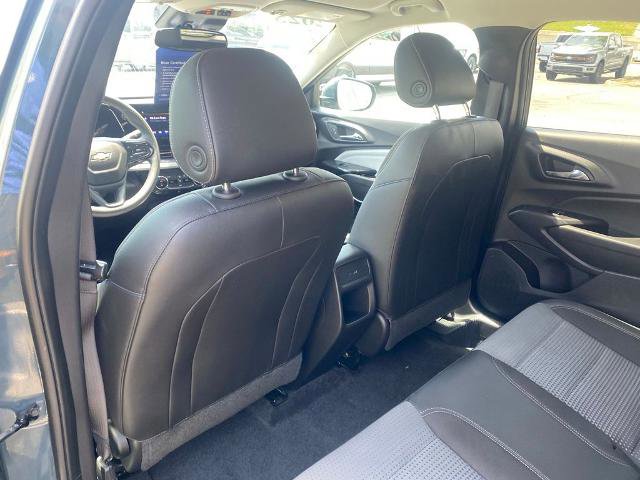 Used 2025 Chevrolet Trax LT FWD image 27