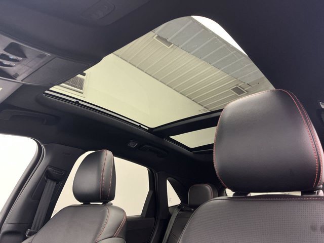 Certified 2025 Ford Escape ST-Line Elite w/ Premium Technology Package AWD/4WD image 7