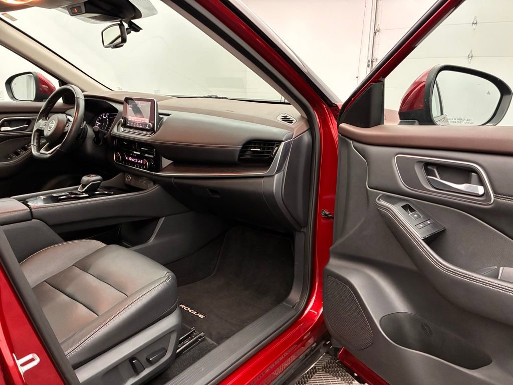 Used 2021 Nissan Rogue SL image 25