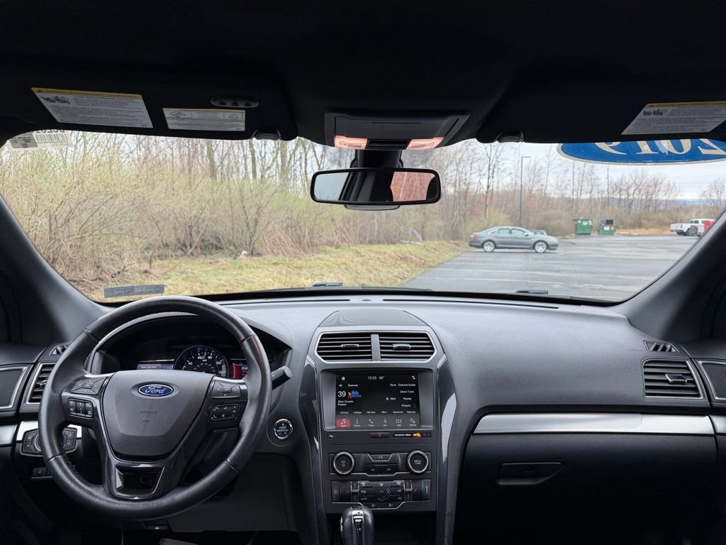 Certified 2019 Ford Explorer XLT w/ Equipment Group 201A image 8