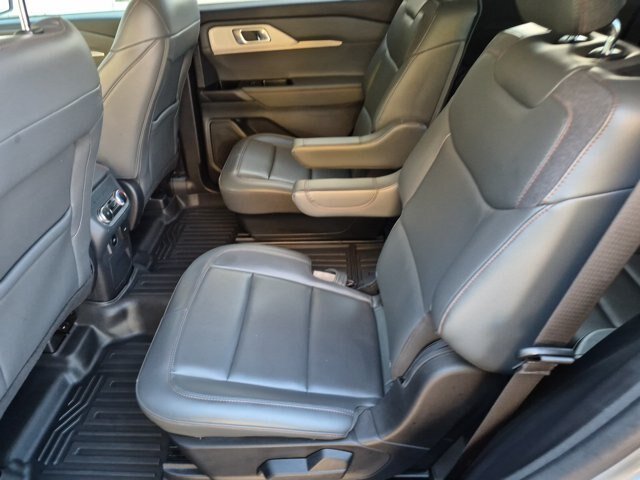 Certified 2025 Ford Explorer Active w/ Active Comfort Package RWD image 30