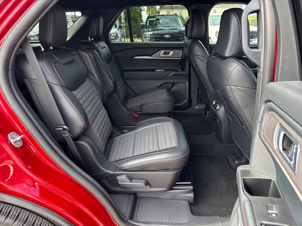 Certified 2025 Ford Explorer ST-Line w/ Premium Package RWD image 27