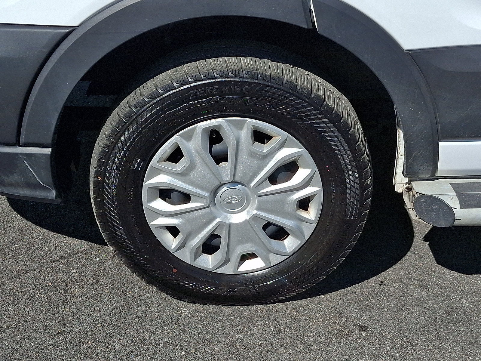 Certified 2025 Ford Transit 250 Low Roof w/ Exterior Upgrade Package RWD image 9