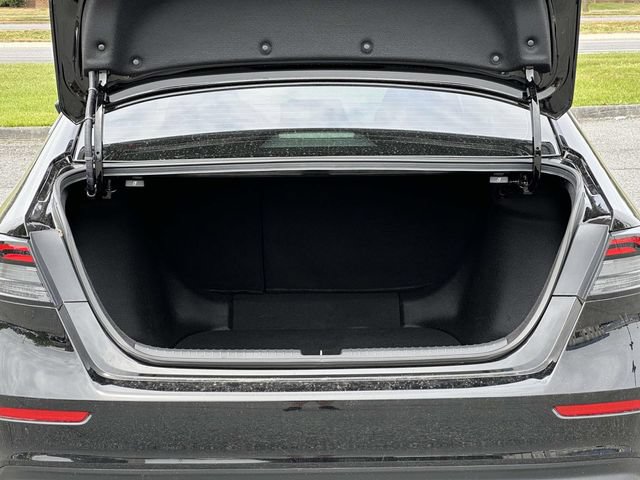 Used 2024 Honda Accord EX image 11