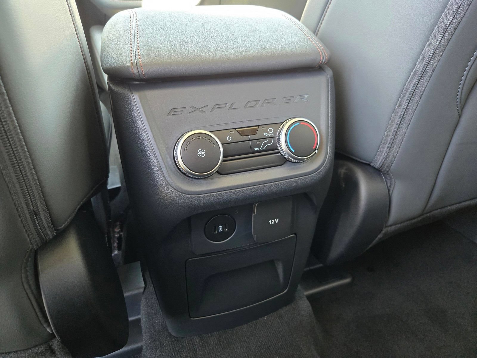 Certified 2025 Ford Explorer Active w/ Active Comfort Package RWD image 13