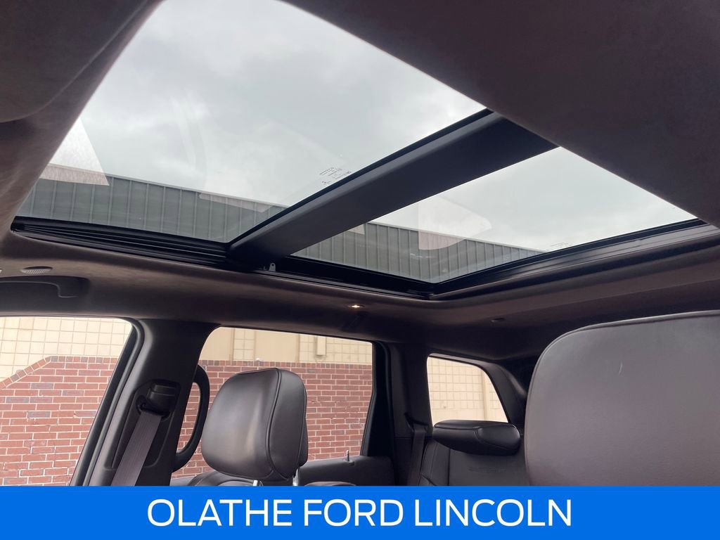 Used 2018 Jeep Grand Cherokee Summit w/ Platinum Series Group AWD/4WD image 29
