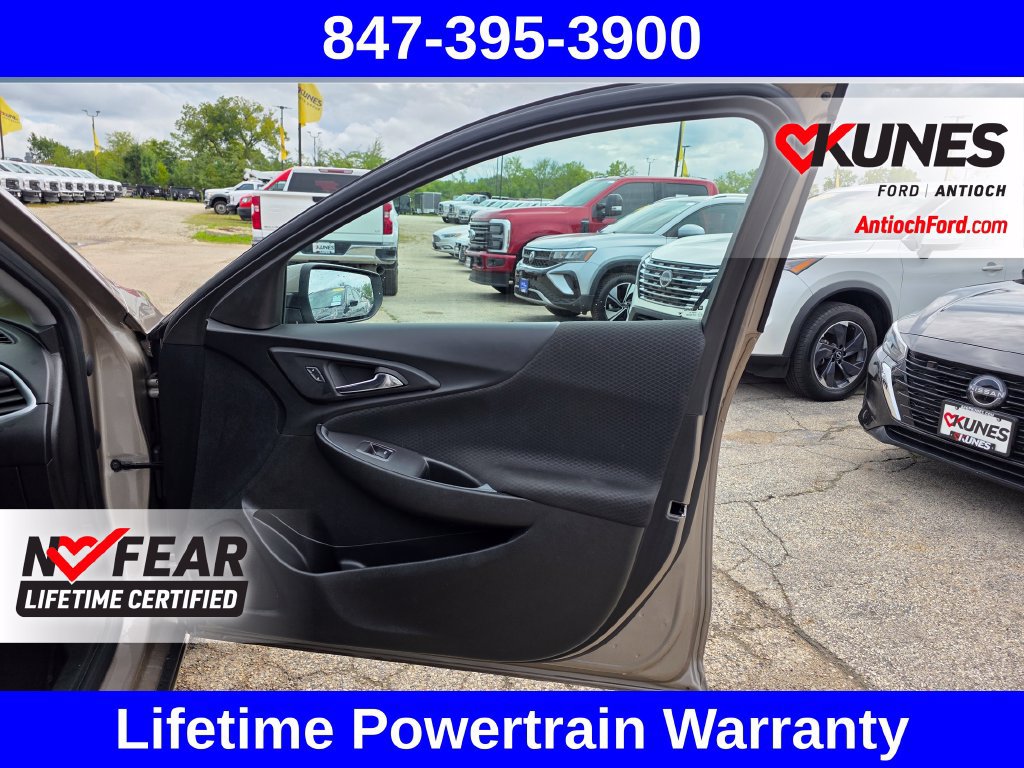 Used 2024 Chevrolet Malibu LT FWD image 32