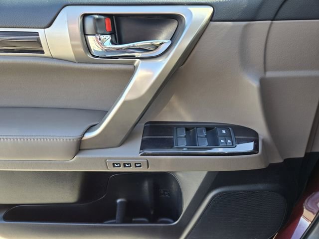 Used 2020 Lexus GX 460 Premium w/ Premium Package image 32