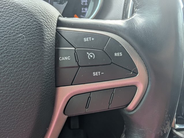 Used 2020 Jeep Grand Cherokee Altitude RWD image 17