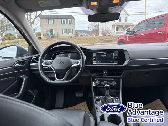 Used 2024 Volkswagen Jetta SE image 37