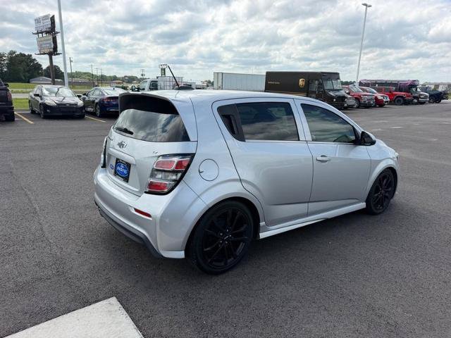Used 2018 Chevrolet Sonic LT w/ Fun and Sun Package FWD image 5