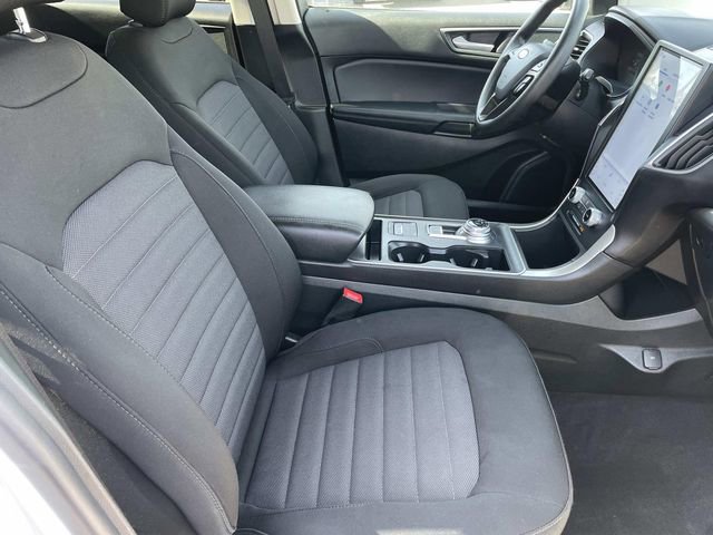 Certified 2024 Ford Edge SE w/ Black Appearance Package image 35