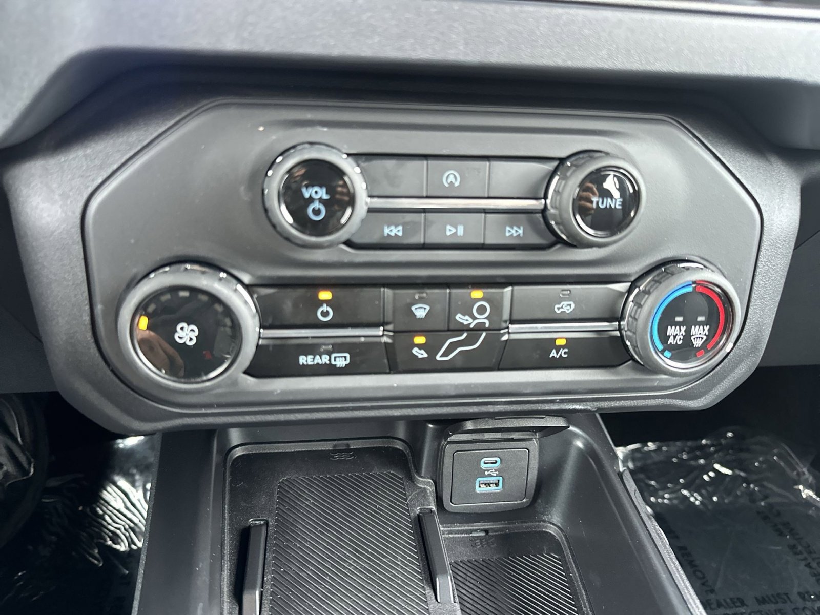 Certified 2025 Ford Bronco 4-Door AWD/4WD image 28