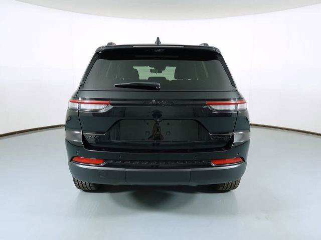 Used 2024 Jeep Grand Cherokee Limited w/ Luxury Tech Group II AWD/4WD image 4