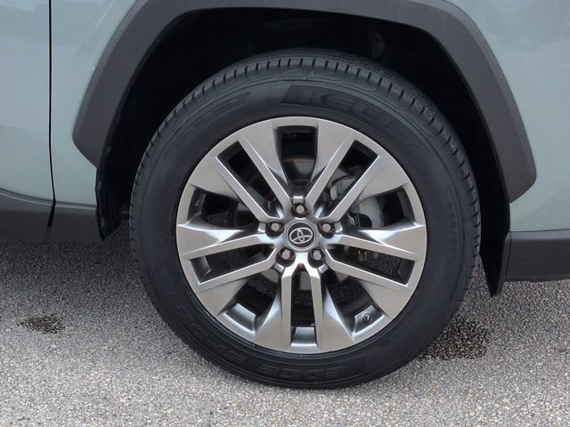 Used 2019 Toyota RAV4 XLE Premium w/ Cold Weather Package FWD image 11
