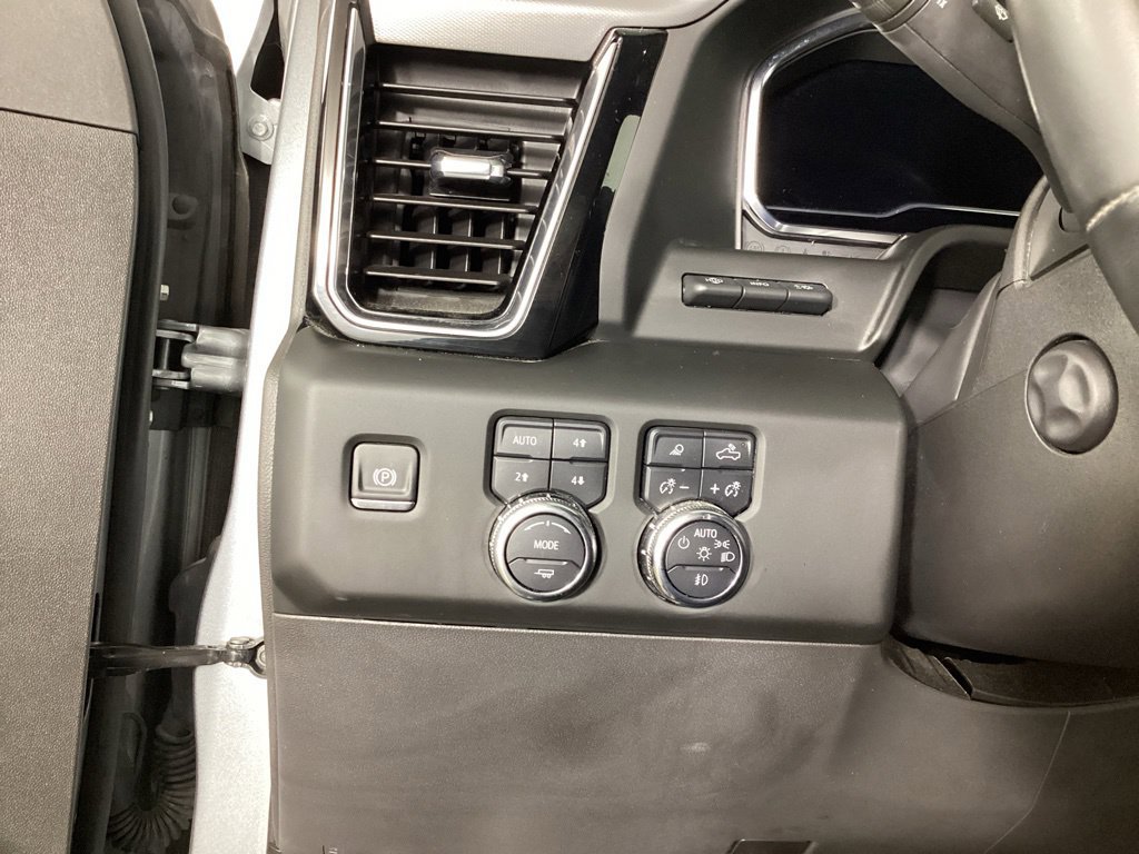 Used 2025 GMC Sierra 1500 Denali w/ Technology Package AWD/4WD image 12