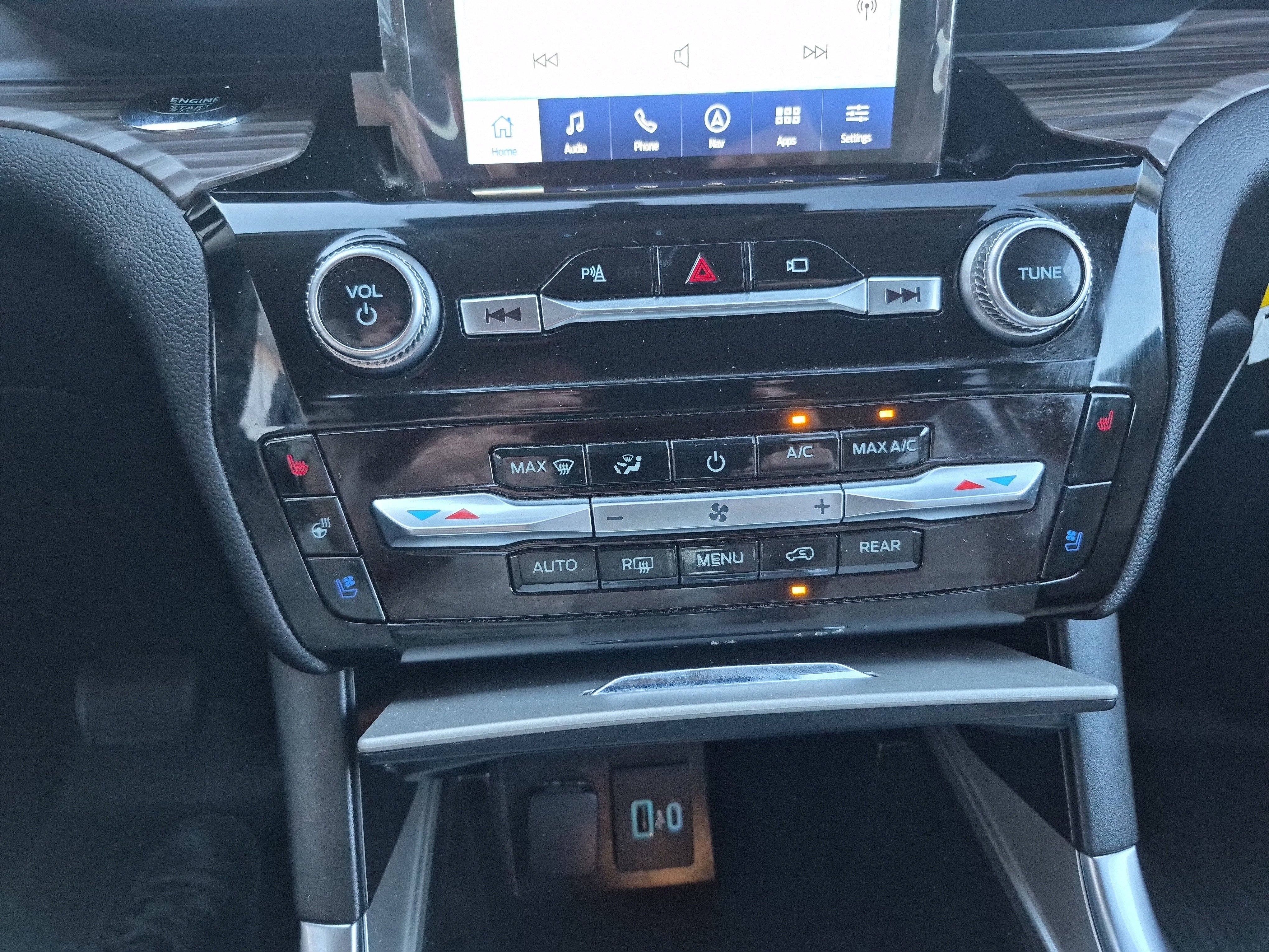 Certified 2023 Ford Explorer Limited w/ Hybrid Equipment Group 310A image 33