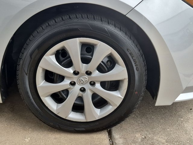 Used 2021 Toyota Corolla LE FWD image 23
