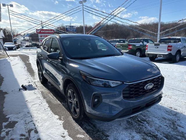 Certified 2025 Ford Escape ST-Line Select image 2