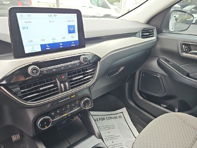 Certified 2022 Ford Escape SE w/ SE Sport Appearance Package FWD image 24