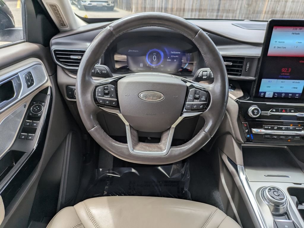 Certified 2022 Ford Explorer Platinum w/ Equipment Group 601A AWD/4WD image 16