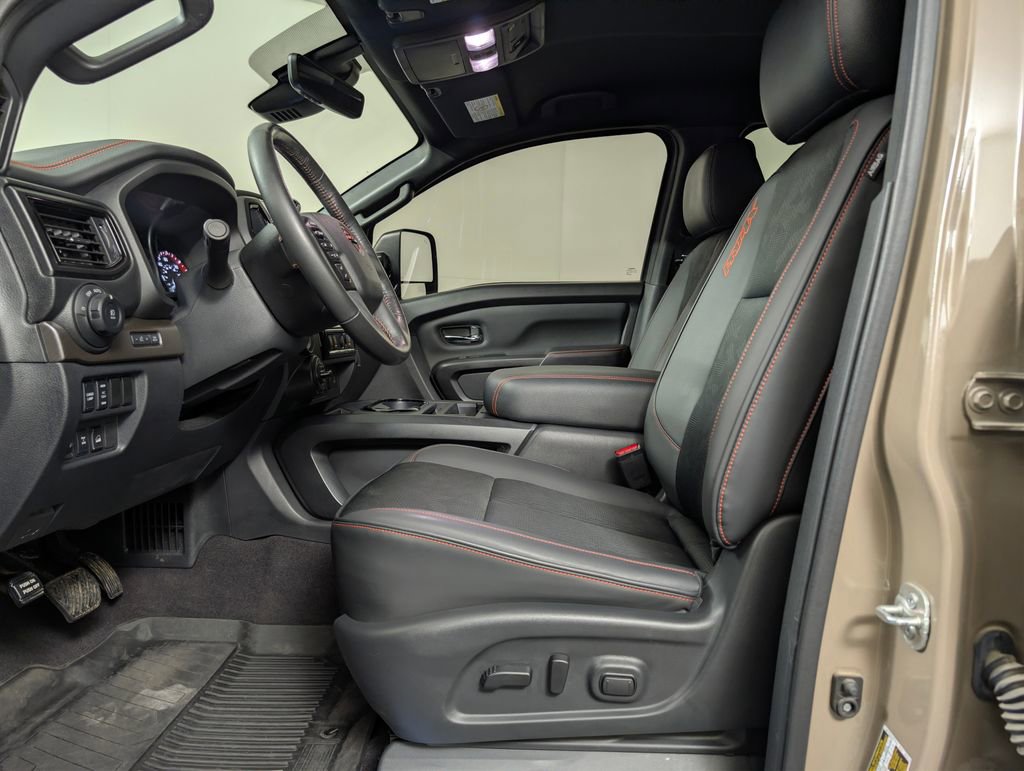 Used 2023 Nissan Titan PRO-4X AWD/4WD image 10