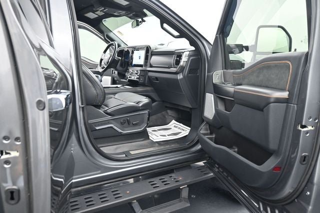 Certified 2024 Ford F250 Platinum w/ Tremor Off-Road Package AWD/4WD image 15
