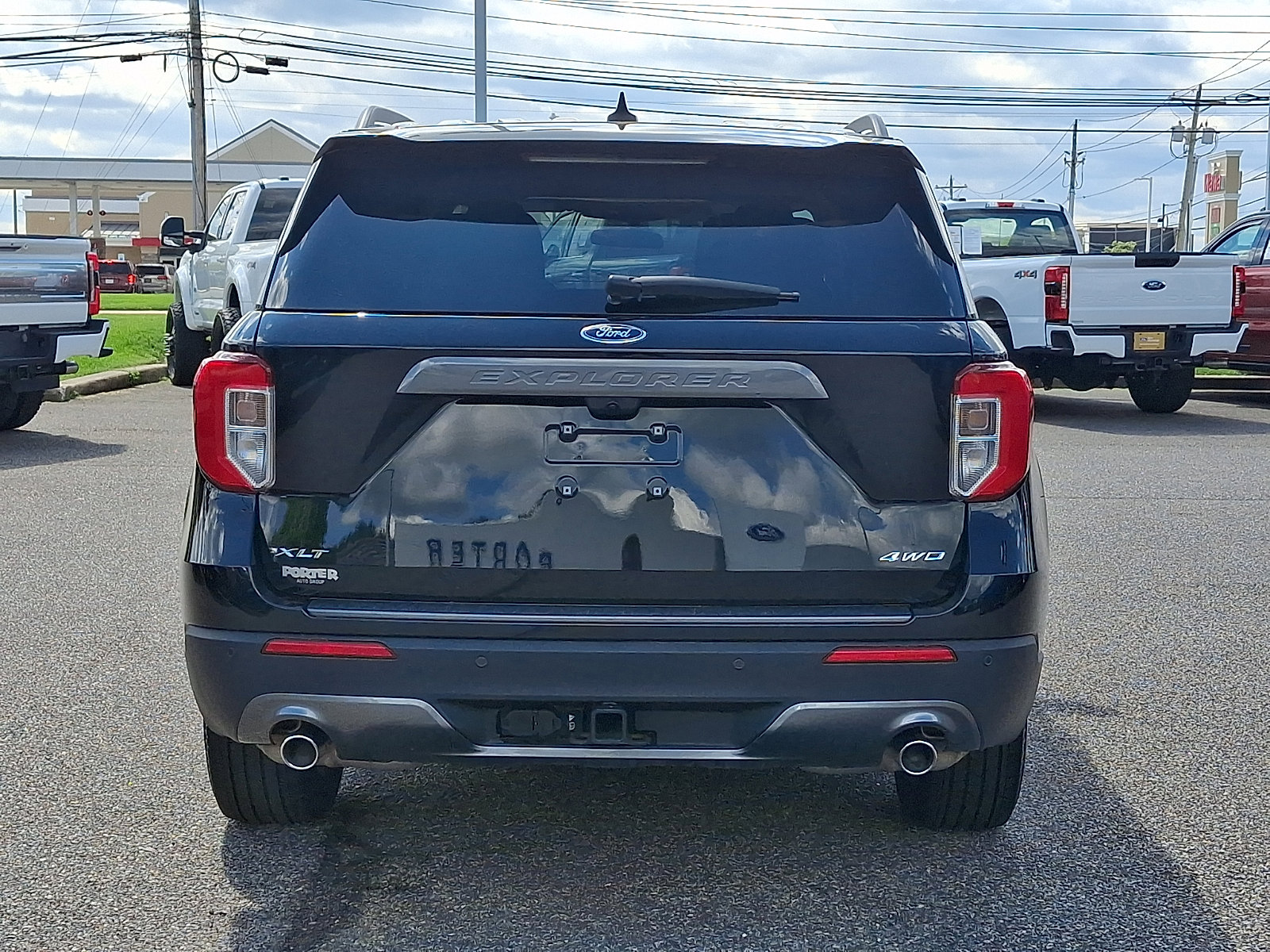 Certified 2023 Ford Explorer XLT w/ Equipment Group 202A AWD/4WD image 9