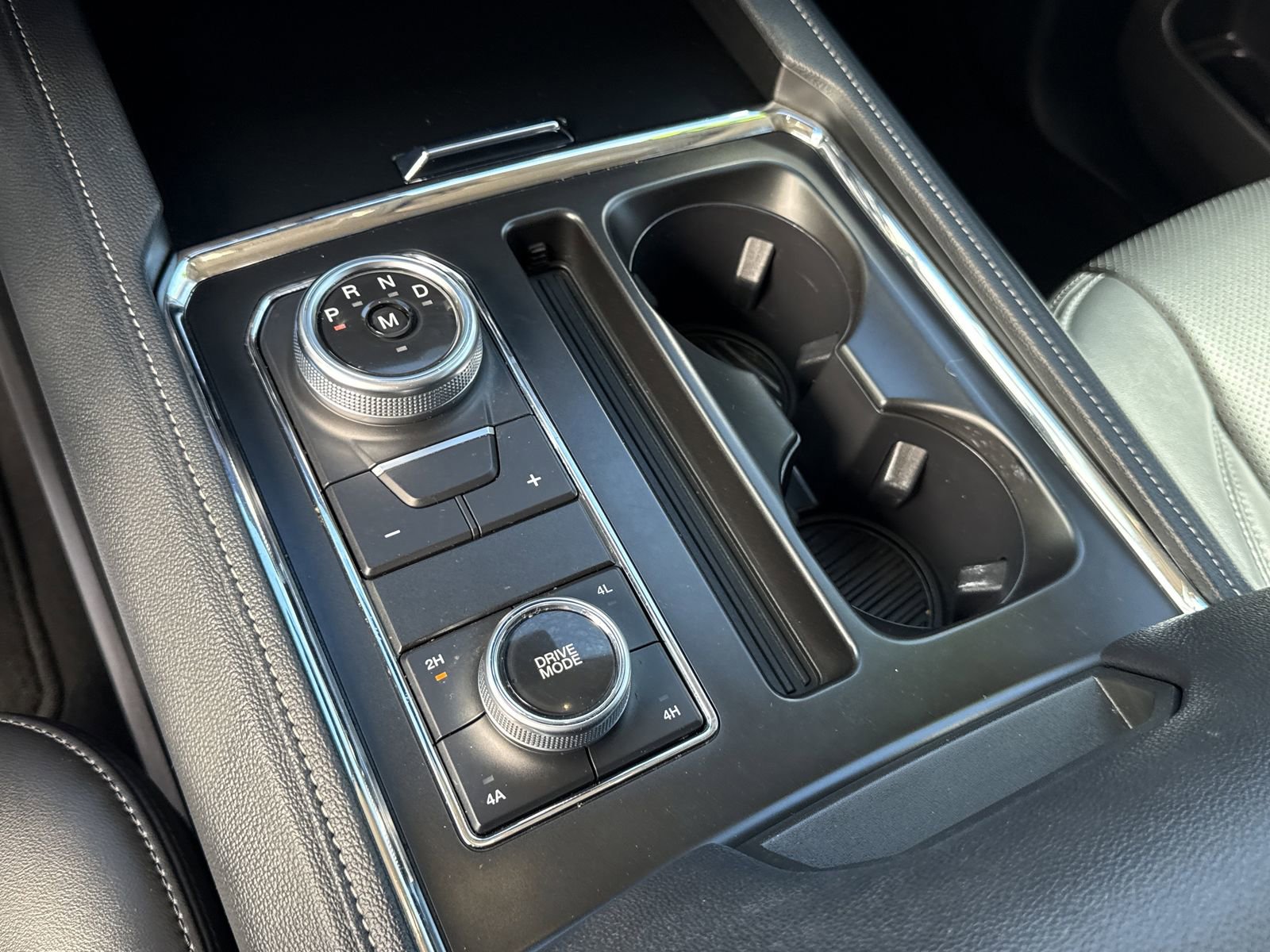 Certified 2024 Ford Expedition XLT image 24