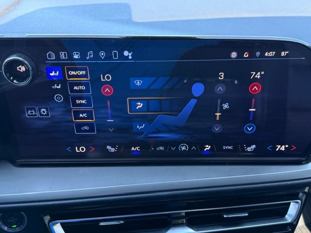 Used 2024 Chevrolet Traverse LT FWD image 14