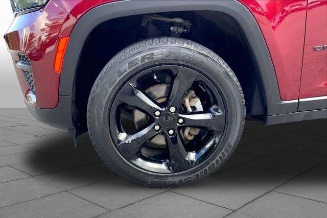 Used 2024 Jeep Grand Cherokee Altitude AWD/4WD image 11