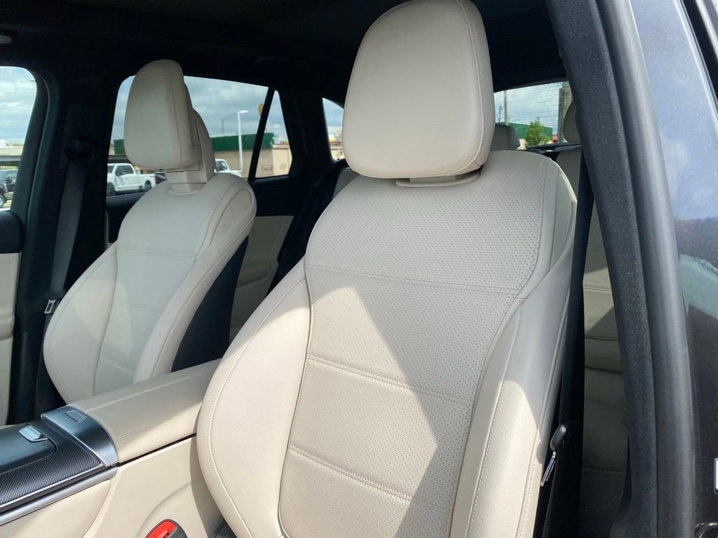 Used 2024 Mercedes-Benz GLC 300 image 11