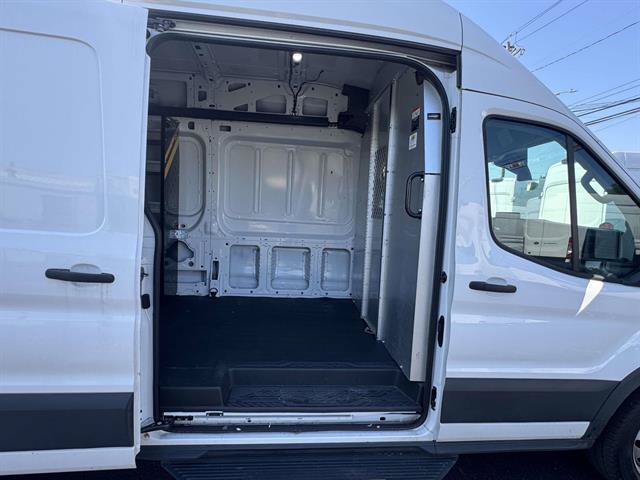 Certified 2023 Ford Transit 250 148 High Roof Extended RWD image 34