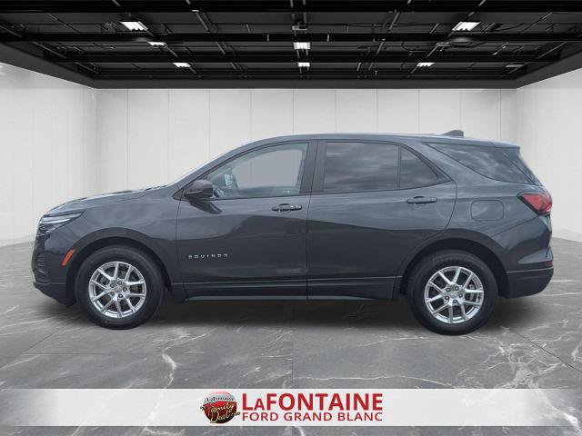 Used 2022 Chevrolet Equinox LS w/ LS Convenience Package FWD image 2