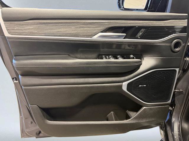 Used 2022 Jeep Wagoneer Series II AWD/4WD image 14