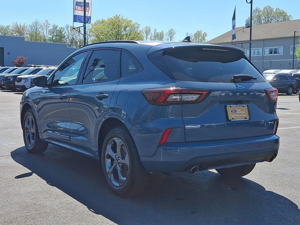 Certified 2023 Ford Escape ST-Line w/ Tech Pack #1 AWD/4WD image 3