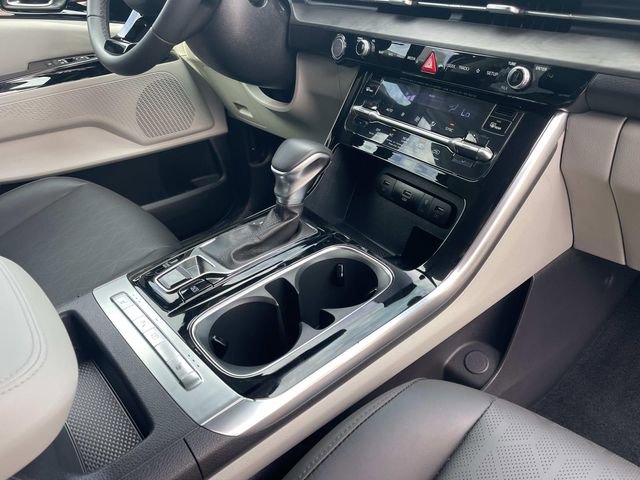 Used 2024 Kia Carnival EX image 37