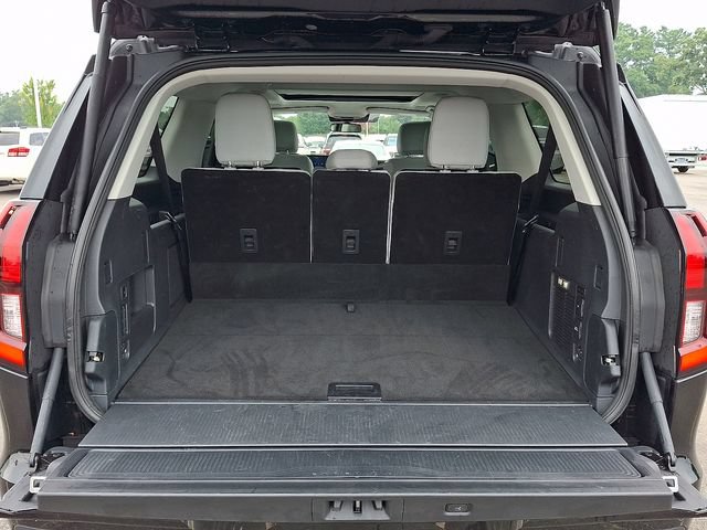 Certified 2025 Ford Expedition Max Platinum w/ Driver's Package AWD/4WD image 23