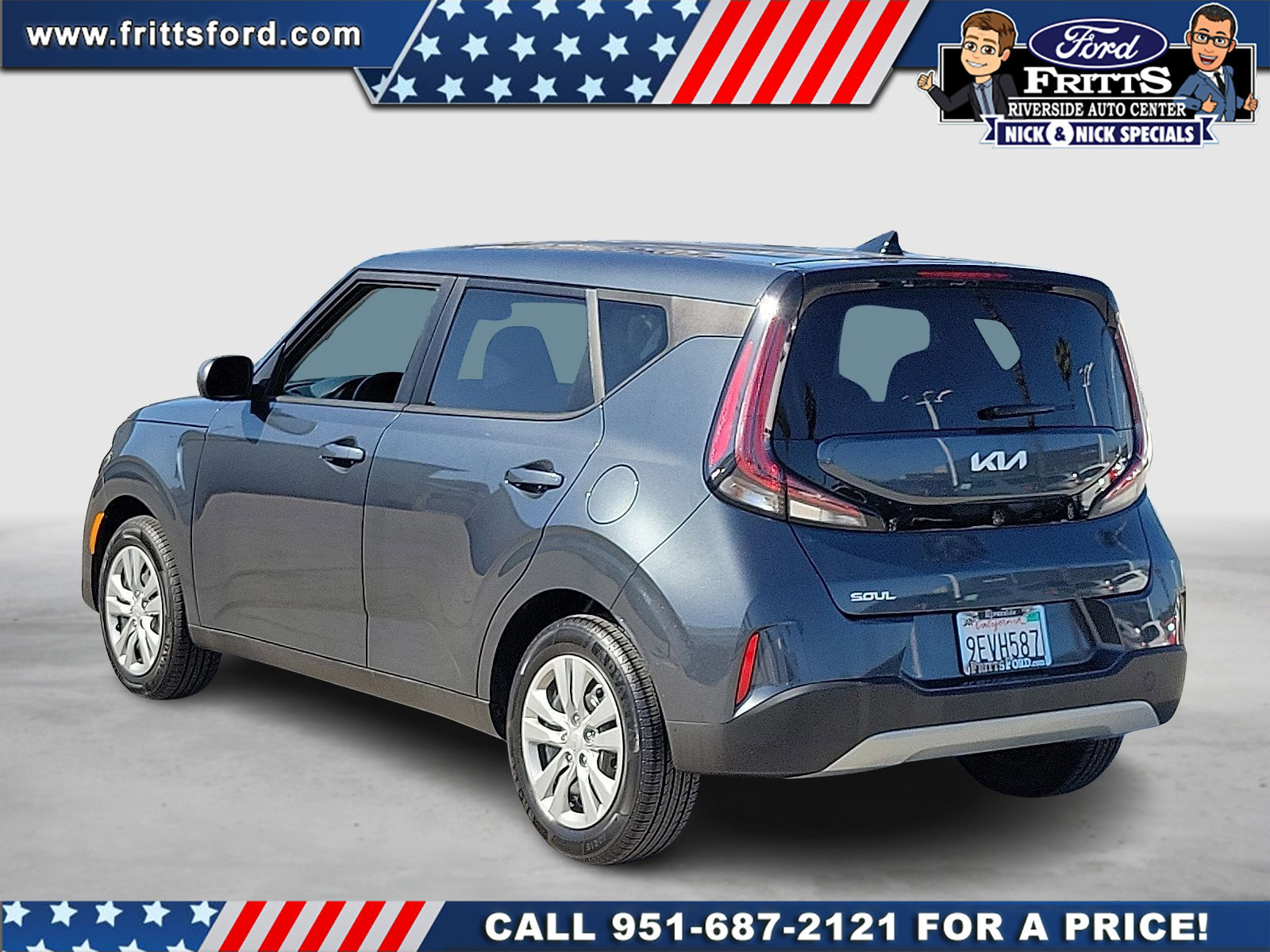 Used 2023 Kia Soul LX FWD image 2