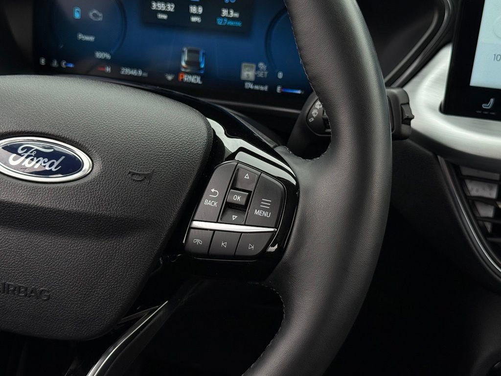Certified 2025 Ford Escape Platinum AWD/4WD image 9