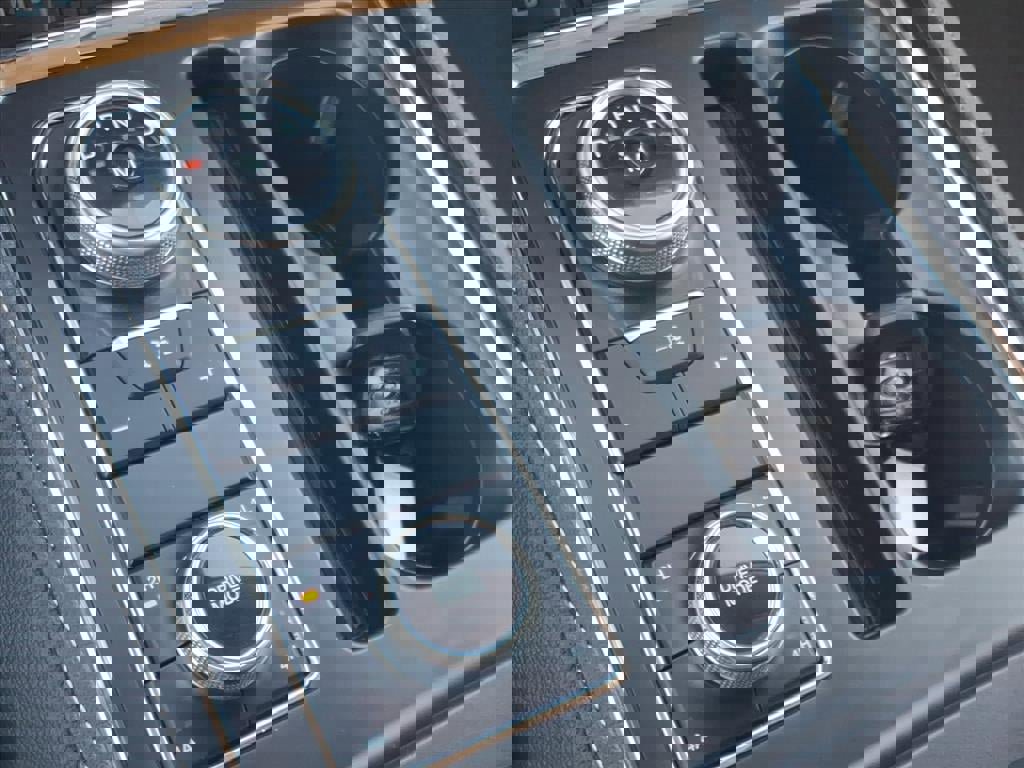 Certified 2024 Ford Expedition Max XLT image 27