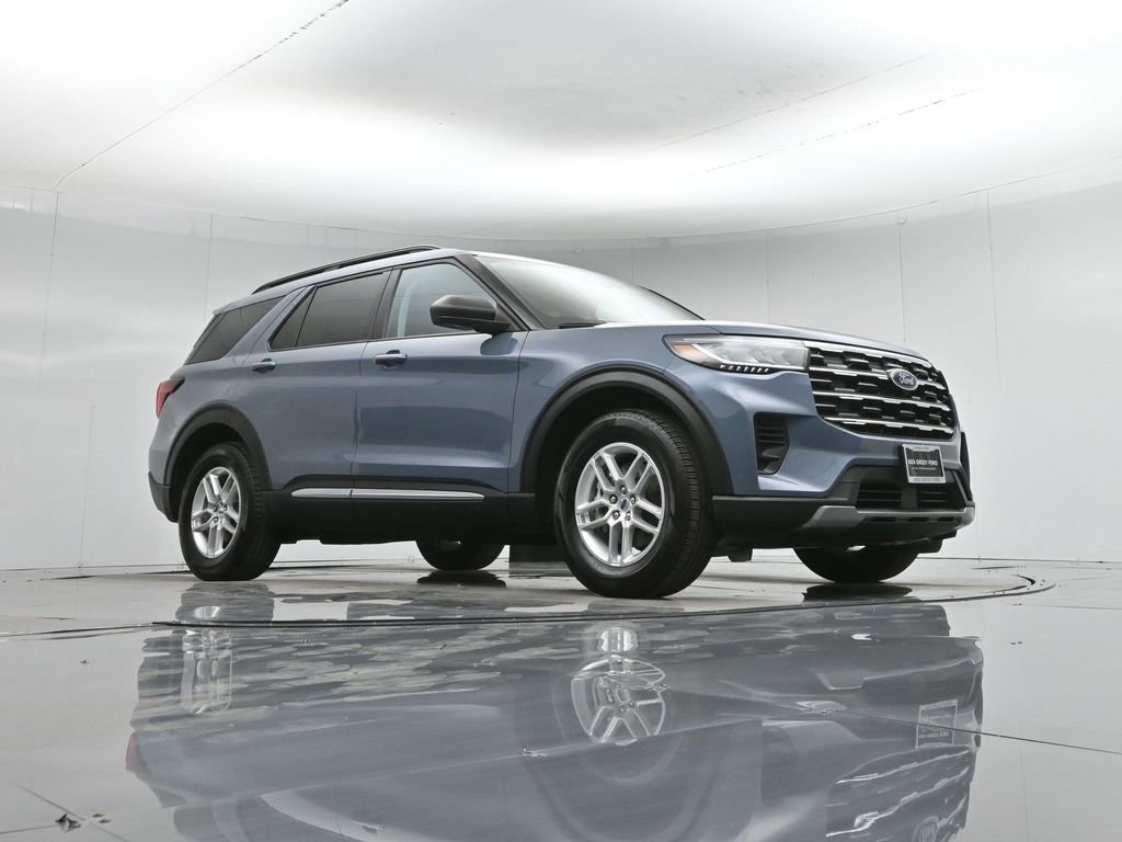 Certified 2025 Ford Explorer Active RWD image 5