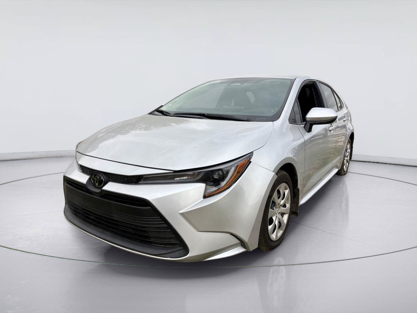 Used 2025 Toyota Corolla LE FWD image 9