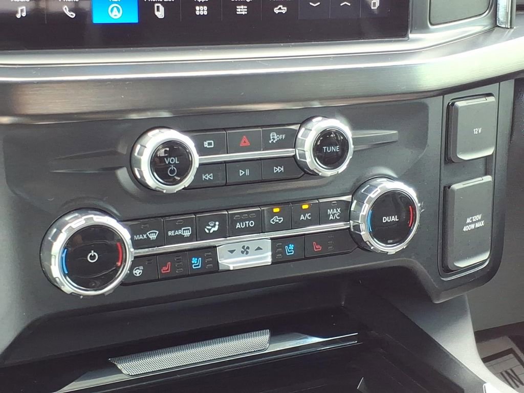 Certified 2025 Ford F250 Lariat w/ Lariat Ultimate Package AWD/4WD image 24