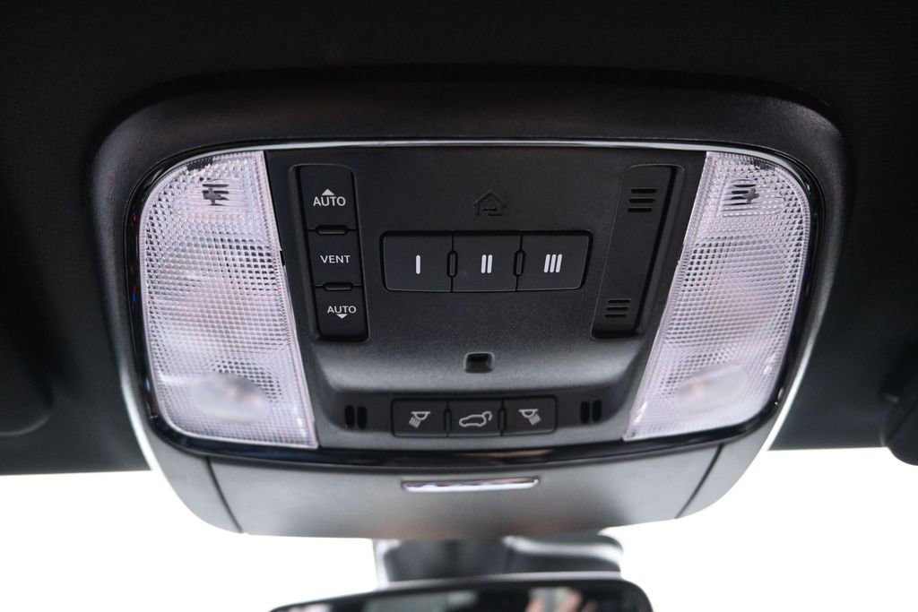 Used 2025 Dodge Durango R/T AWD/4WD image 48