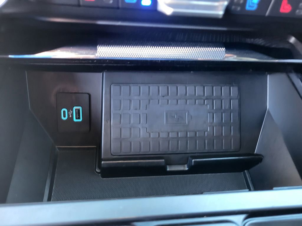 Certified 2022 Ford F150 Platinum w/ Equipment Group 701A High image 32